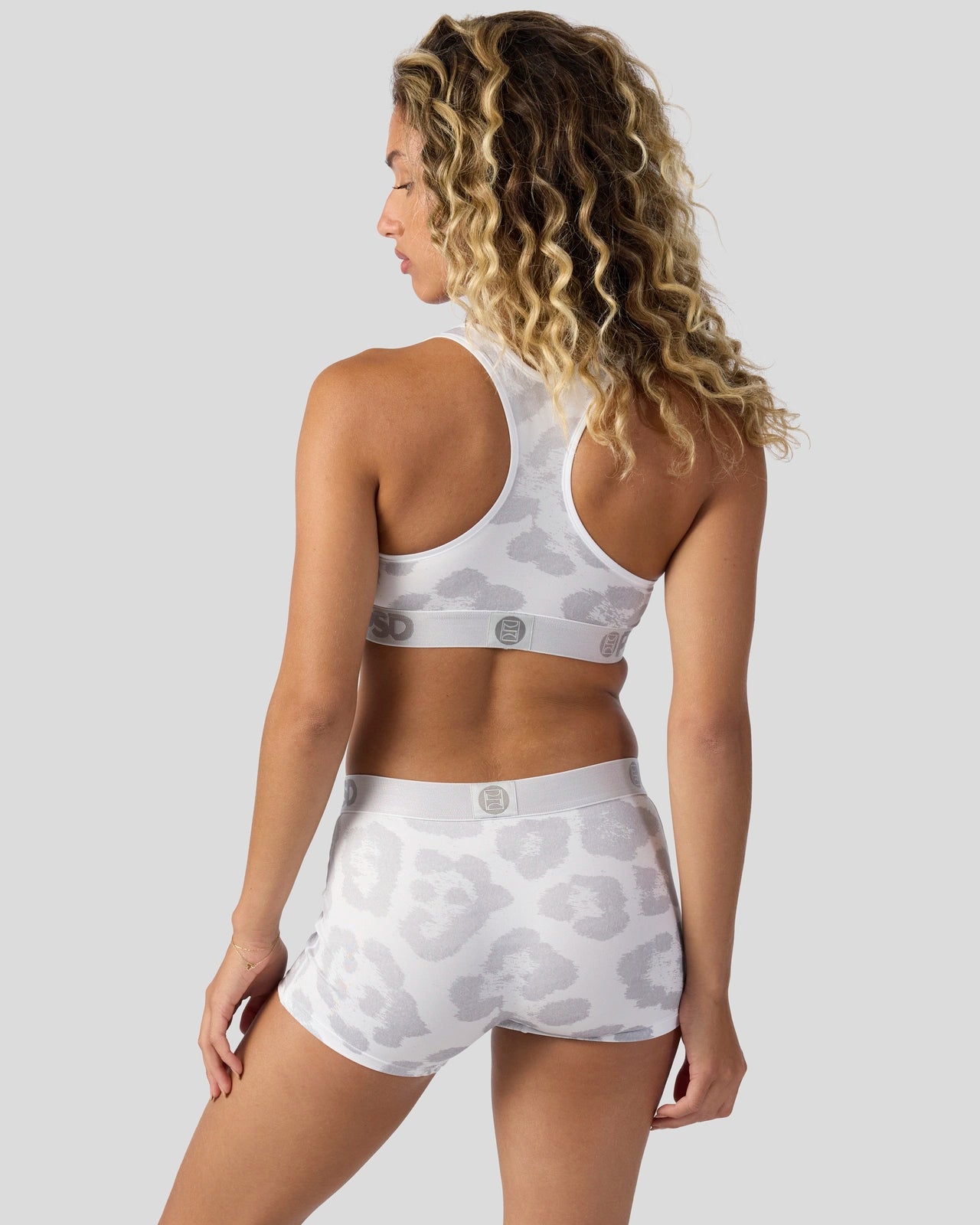 SNOW LEOPARD - Image 4